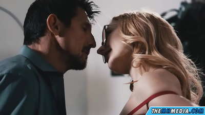 Romantický sex s rozpustilou blondýnkou