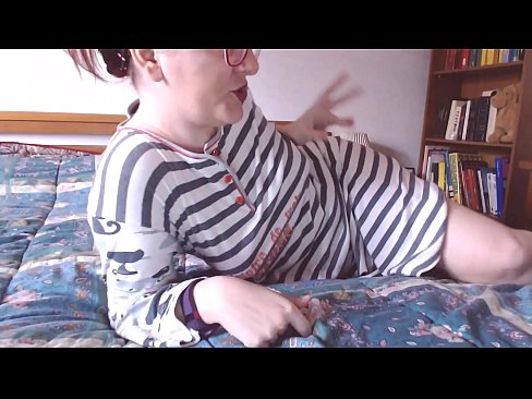 ❤️ Vezmi si to velké černé péro do pusy, malá otrokyně ❌ Šukání video u nás ❌