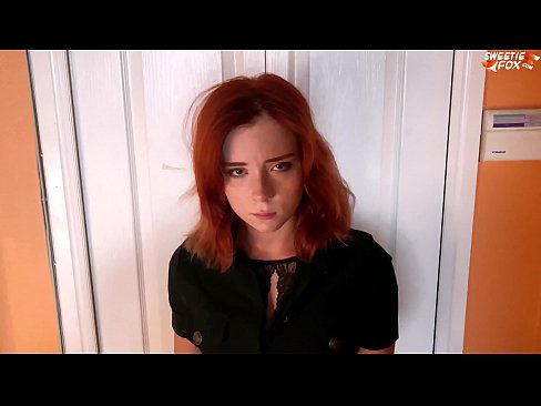 ❤️ Ochranka potrestala krásnou ženu za krádež v obchodě - sperma v ústech ❌ Šukání video u nás ❌